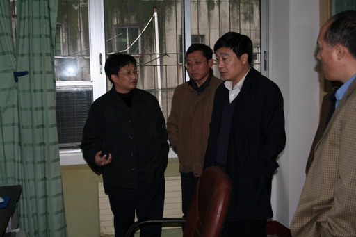 周彤局長一行參觀檢測中心